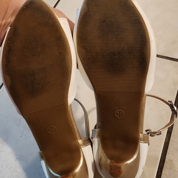 Girls Bow Detail Kitten Heel Sz4 - Picture 6 of 7